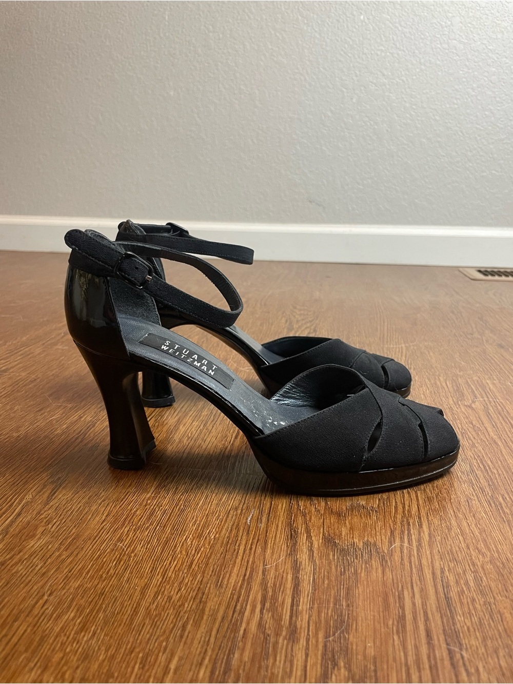 Vintage Stuart Weitzman Black Ankle-Strap Heels Size 7.5 - Picture 2 of 7
